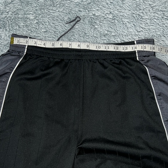 Nike Shorts Size XL - Picture 7 of 12